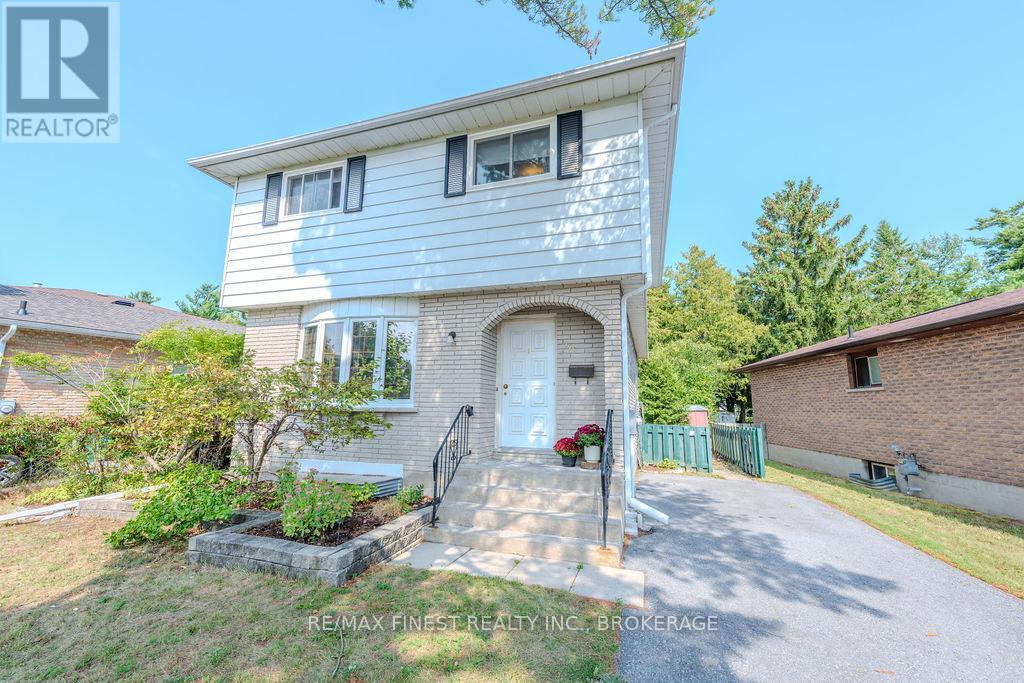 776 Cedarwood Dr, Kingston, ON K7P 1M7