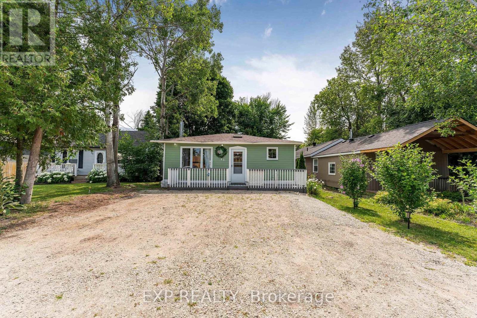 43 68th Street North, Wasaga Beach, ON L9Z 1Y1