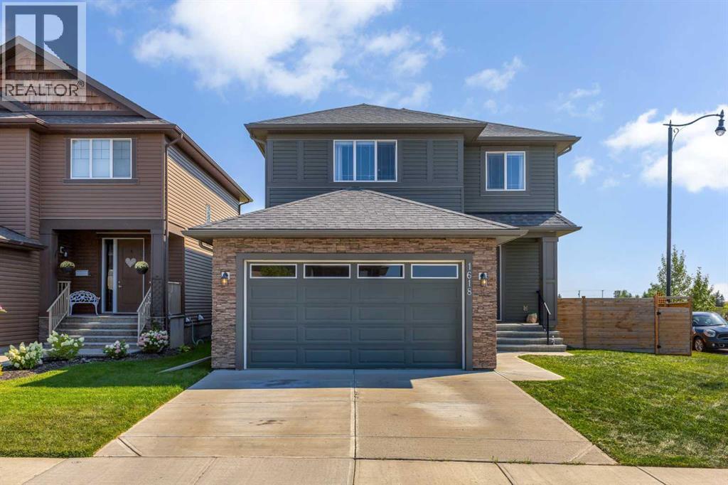 1618 Monteith Dr SE, High River, AB T1V 0H5