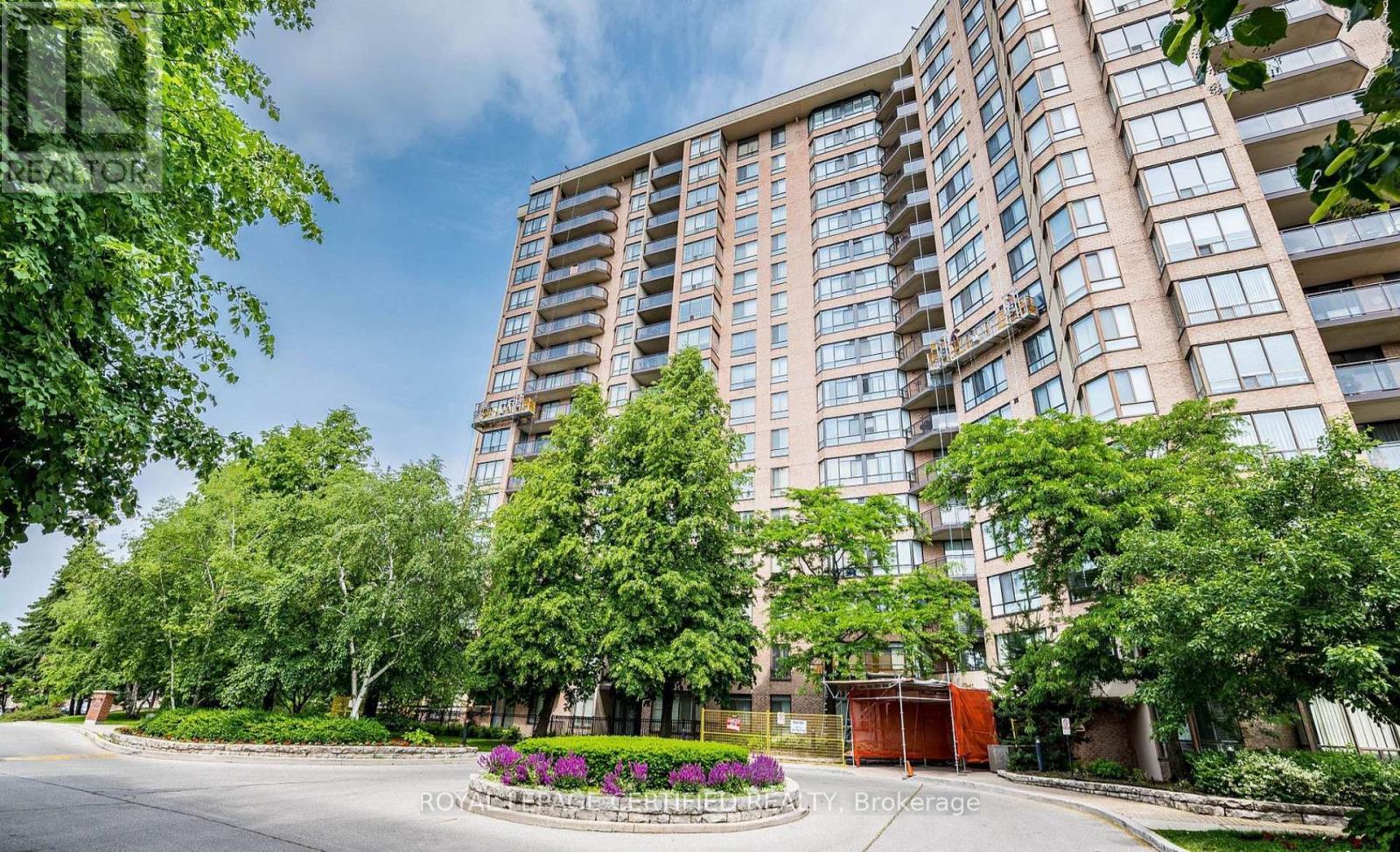 20 Cherrytree Dr Ph2 Dr, Brampton, ON L6Y 3V1