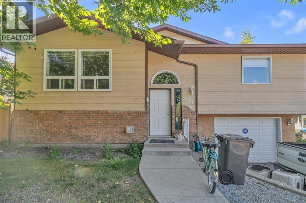 4 Avenue Se Unit 201, High River, AB T1V 1G8