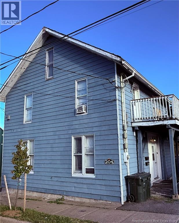 204 Guilford St, Saint John, NB E2M 1V7
