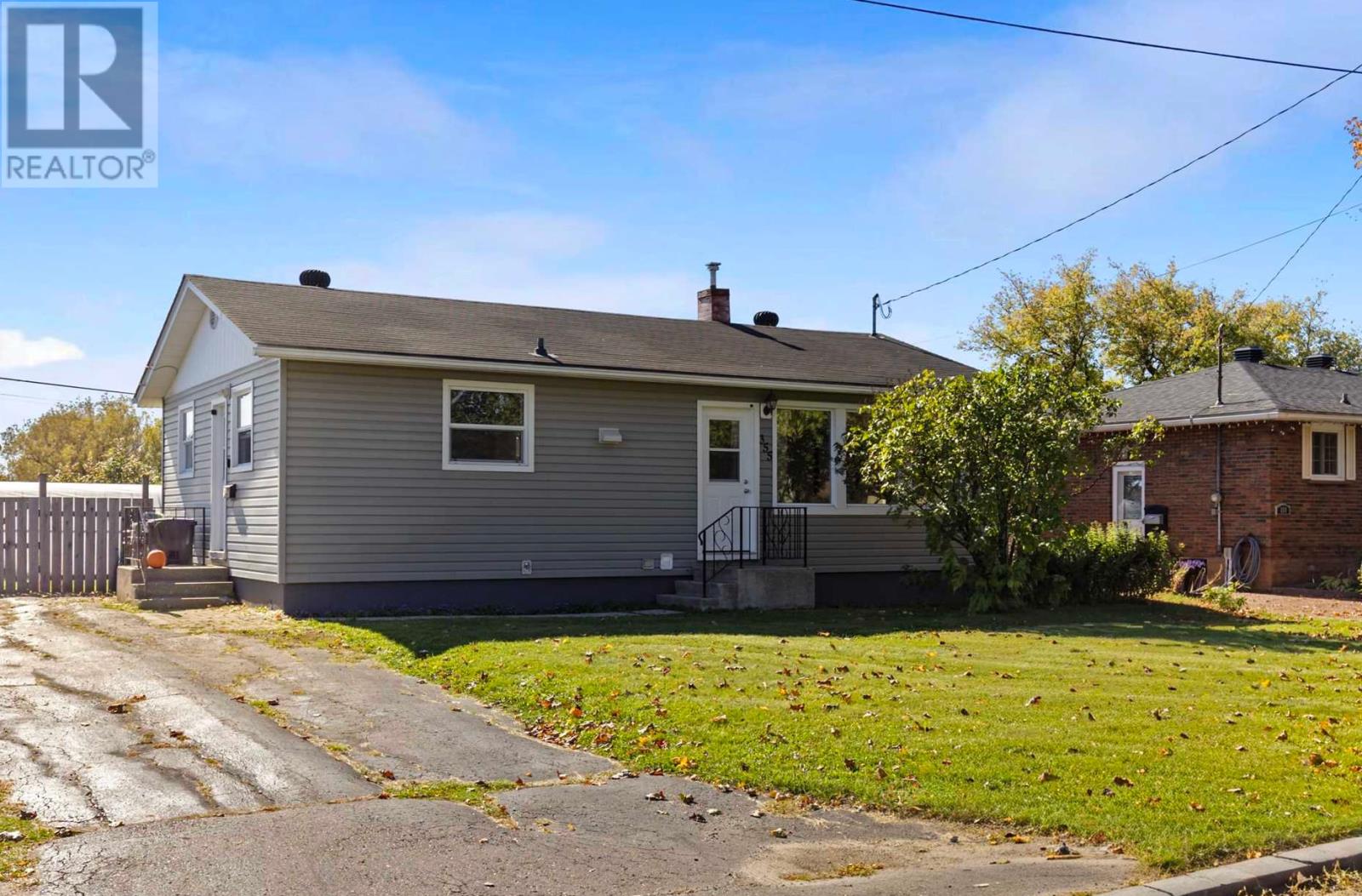 355 Sussex Rd, Sault Ste. Marie, ON P6C 2S4