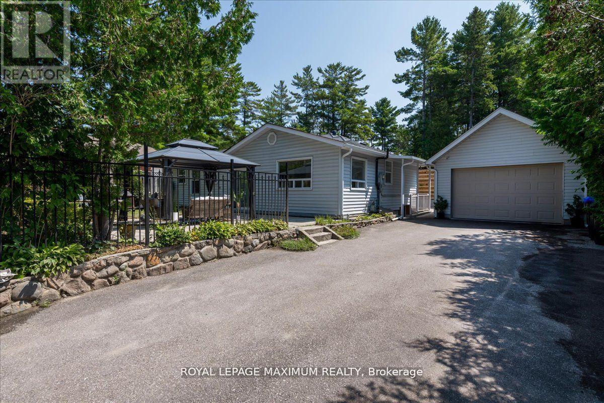 749 River Rd E, Wasaga Beach, ON L9Z 2M4