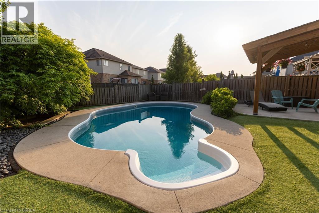 81 Windwood Dr, Hamilton, ON L0R 1C0