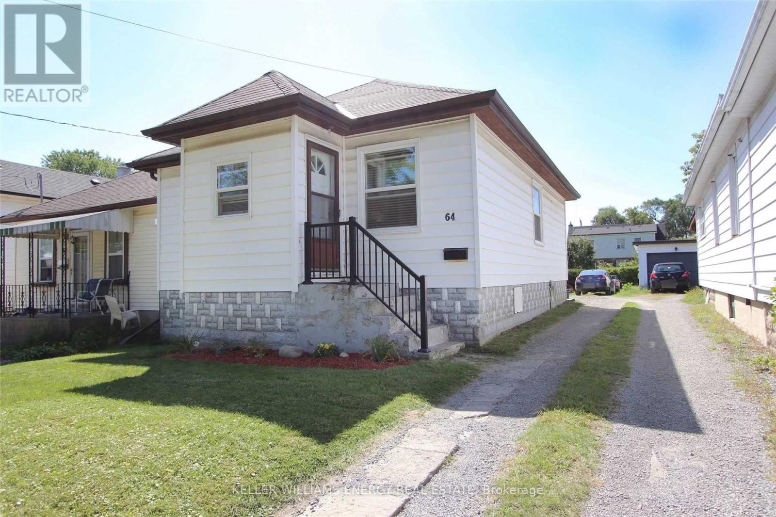 64 Grenfell St, Oshawa, ON L1J 4W2