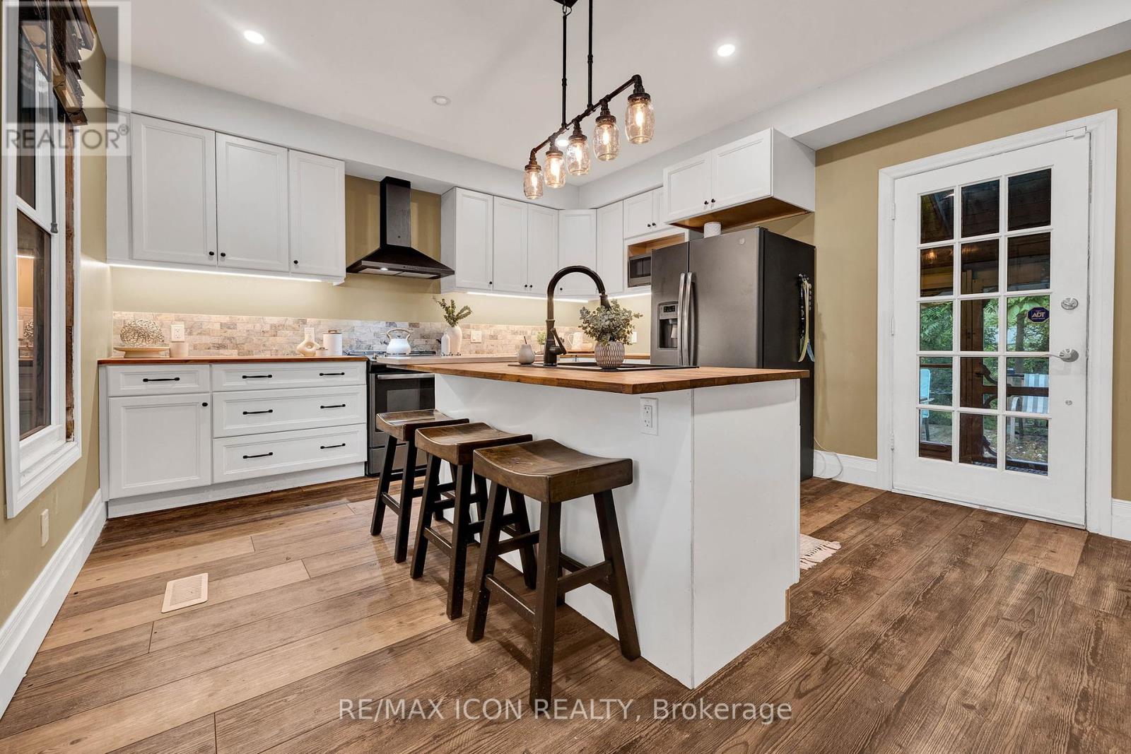 115 Cedar St, Cambridge, ON N1S 1V7