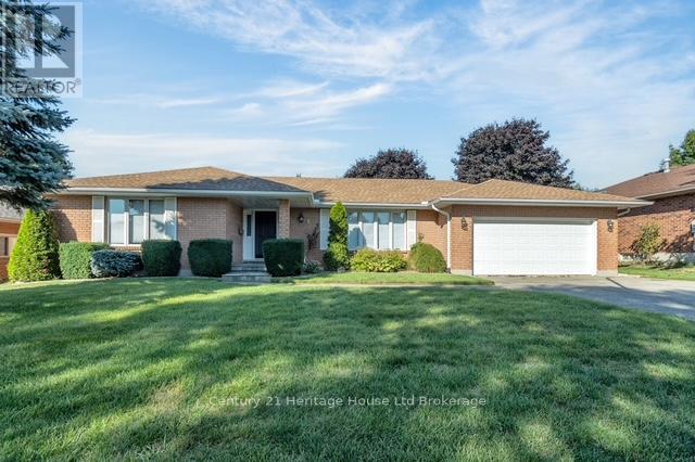 5 Thomas Ave, Tillsonburg, ON N4G 5K8