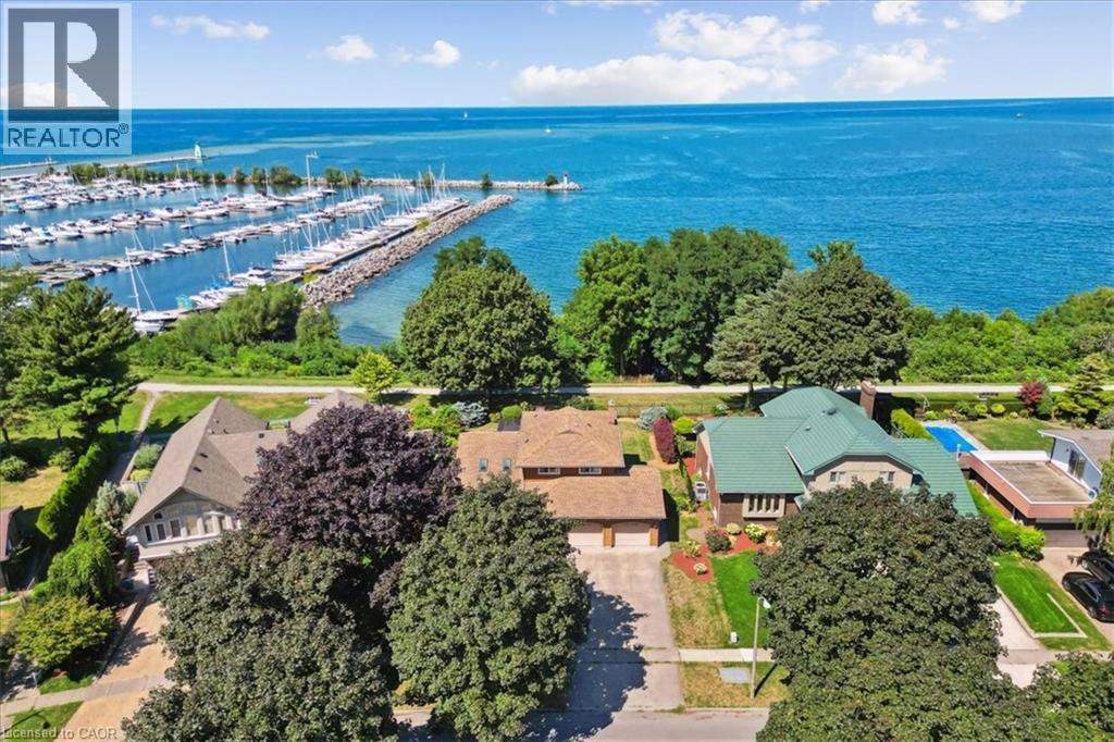 93 Westgate Park Dr, St. Catharines, ON L2N 5X1