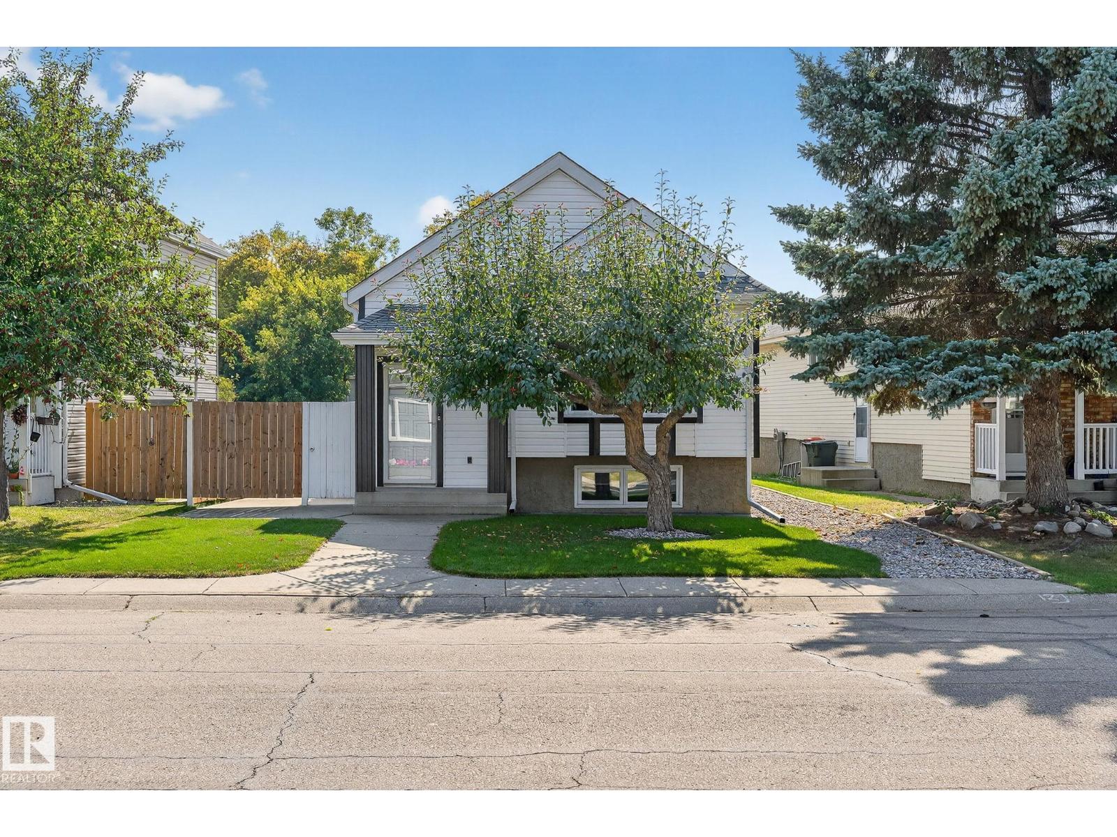 12 St Andrews Ave, Stony Plain, AB T7Z 1K6