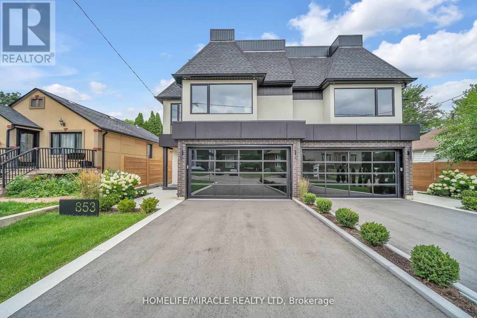 853 Tenth St, Mississauga, ON L5E 1S7