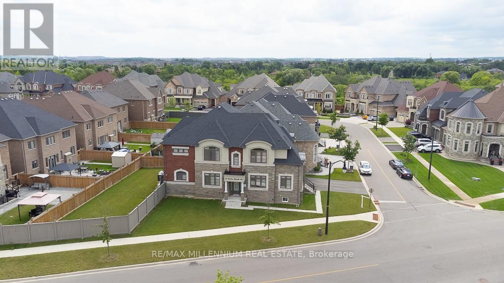 52 Gordon Randle Dr, Brampton, ON L6P 4H8