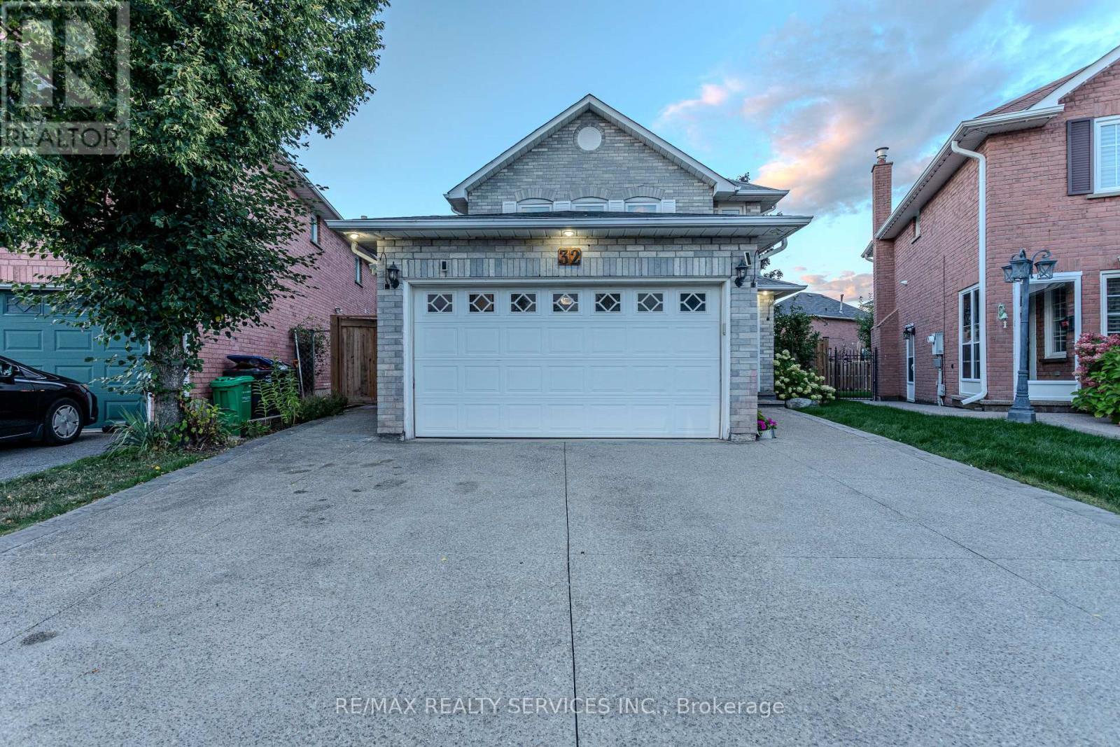 32 Heddon Ct, Brampton, ON L6Z 4H2