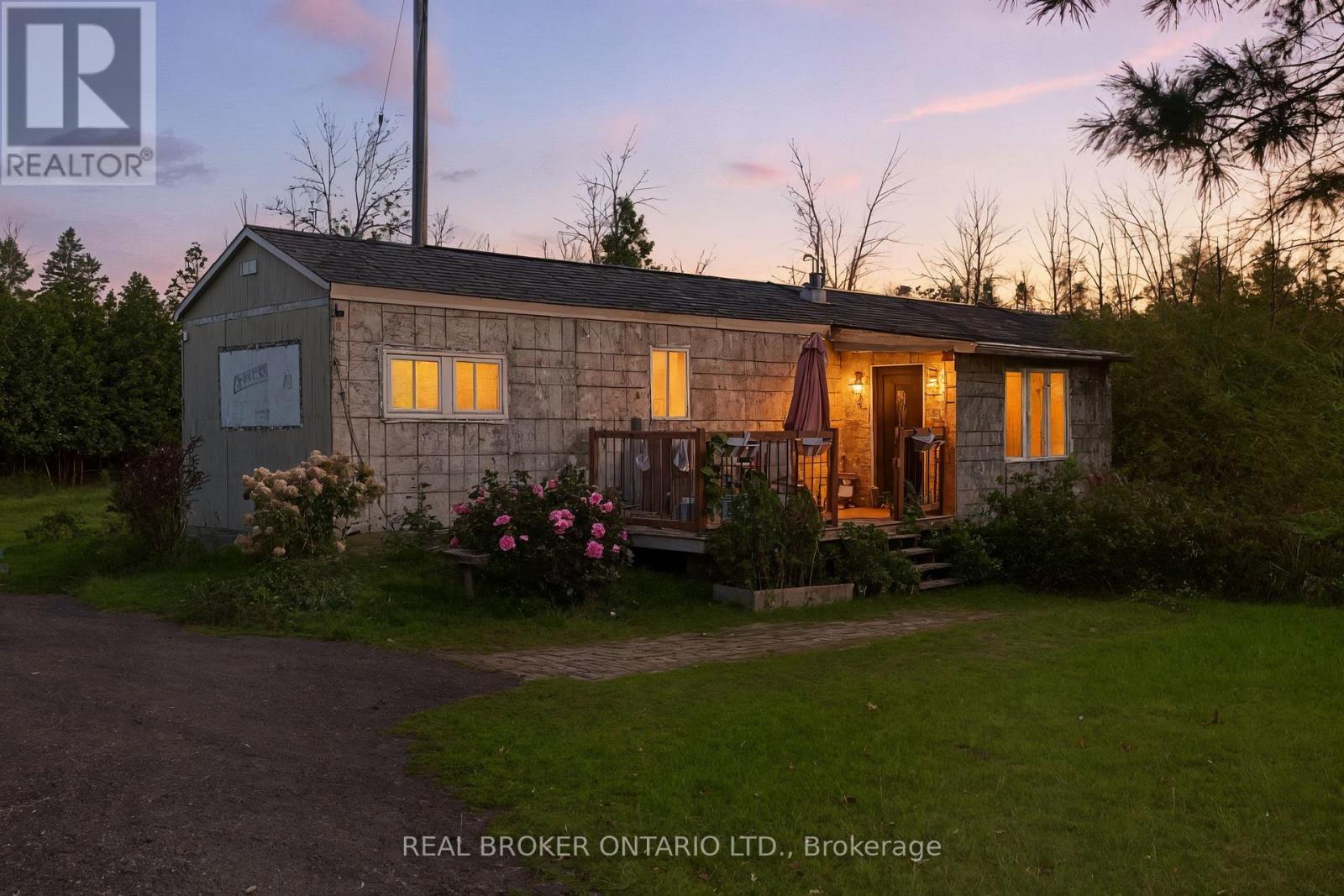1011 Whitney Rd, North Grenville, ON K0G 1J0