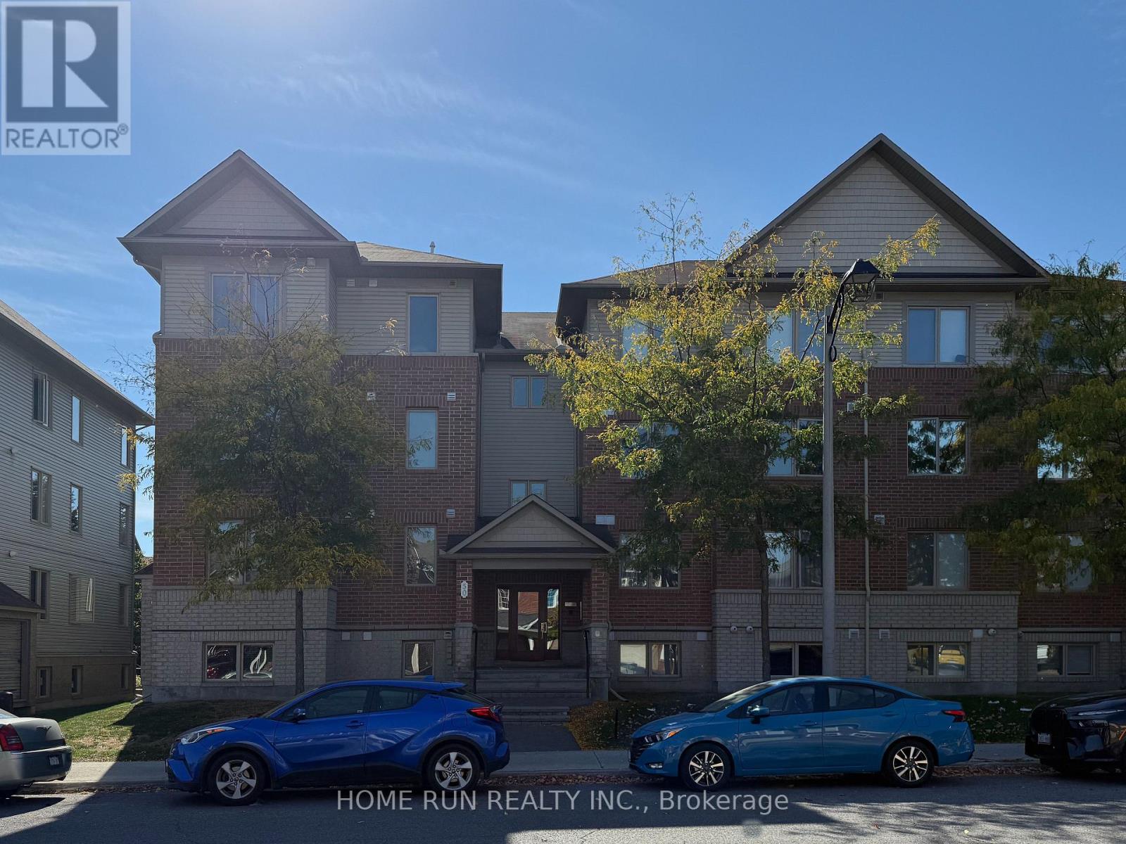 6 50 Barnstone Dr, Ottawa, ON K2G 6X2