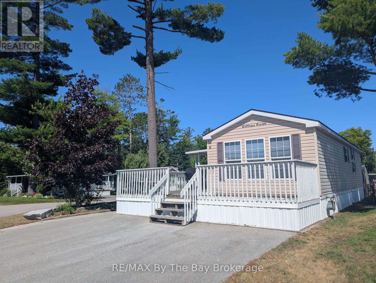 2 White Pines Trl, Wasaga Beach, ON L9Z 1X7