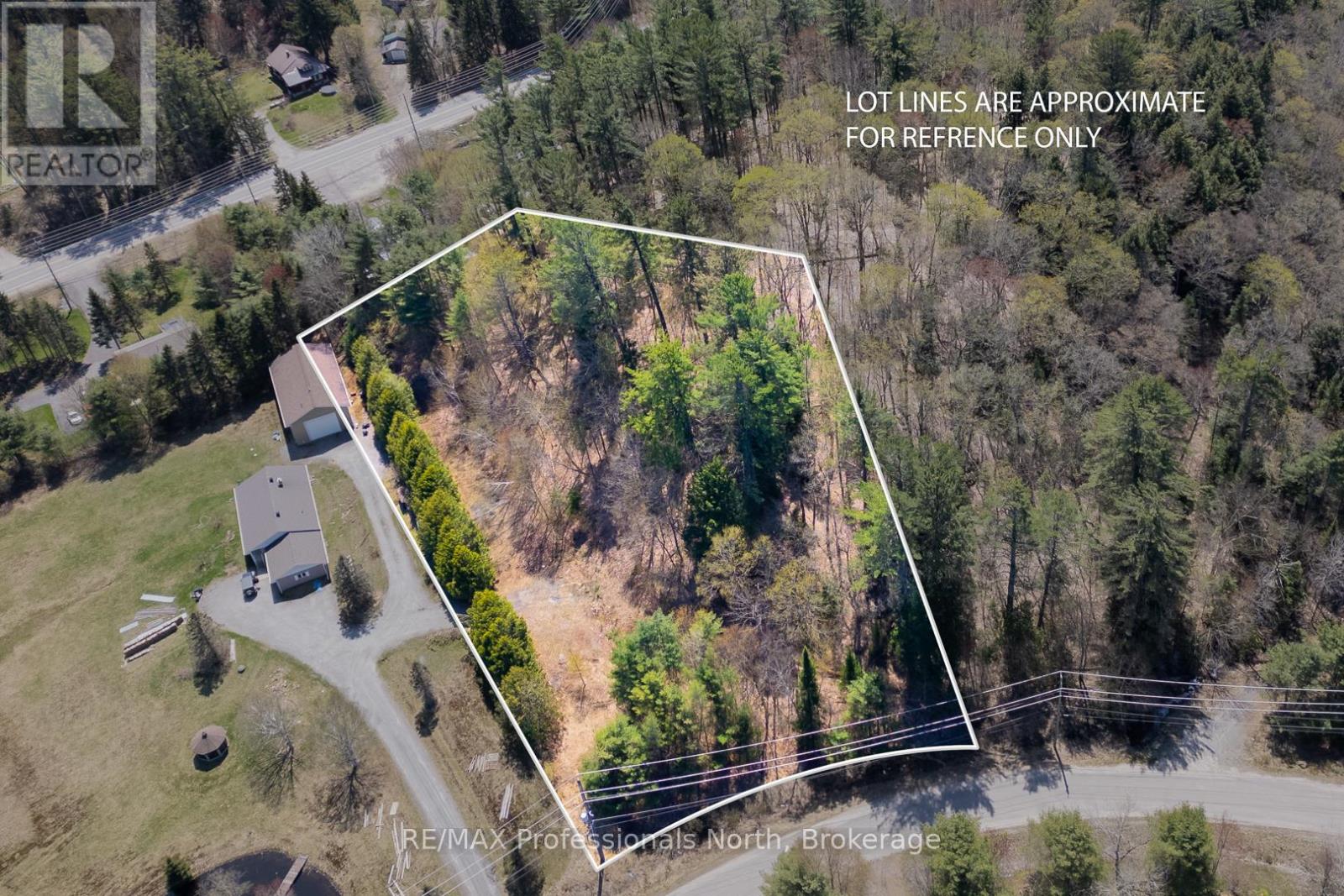 61 Clarkes Ln, Huntsville, ON P0B 1M0