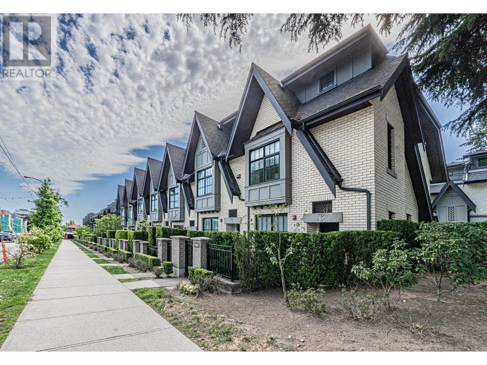 7903 Oak St, Vancouver, BC V6P 4A6