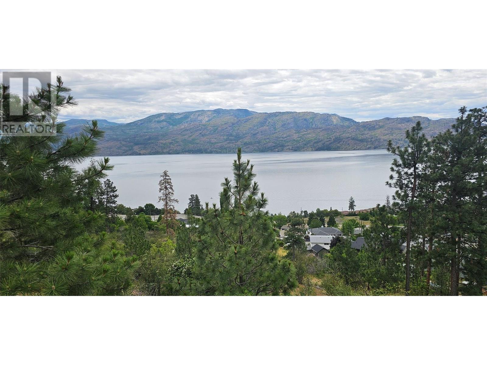 5165 Macneill Ct, Peachland, BC V0H 1X2
