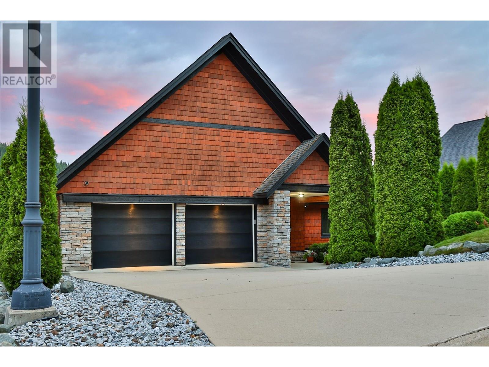 1009 Silvertip Rd, Rossland, BC V0G 1Y0