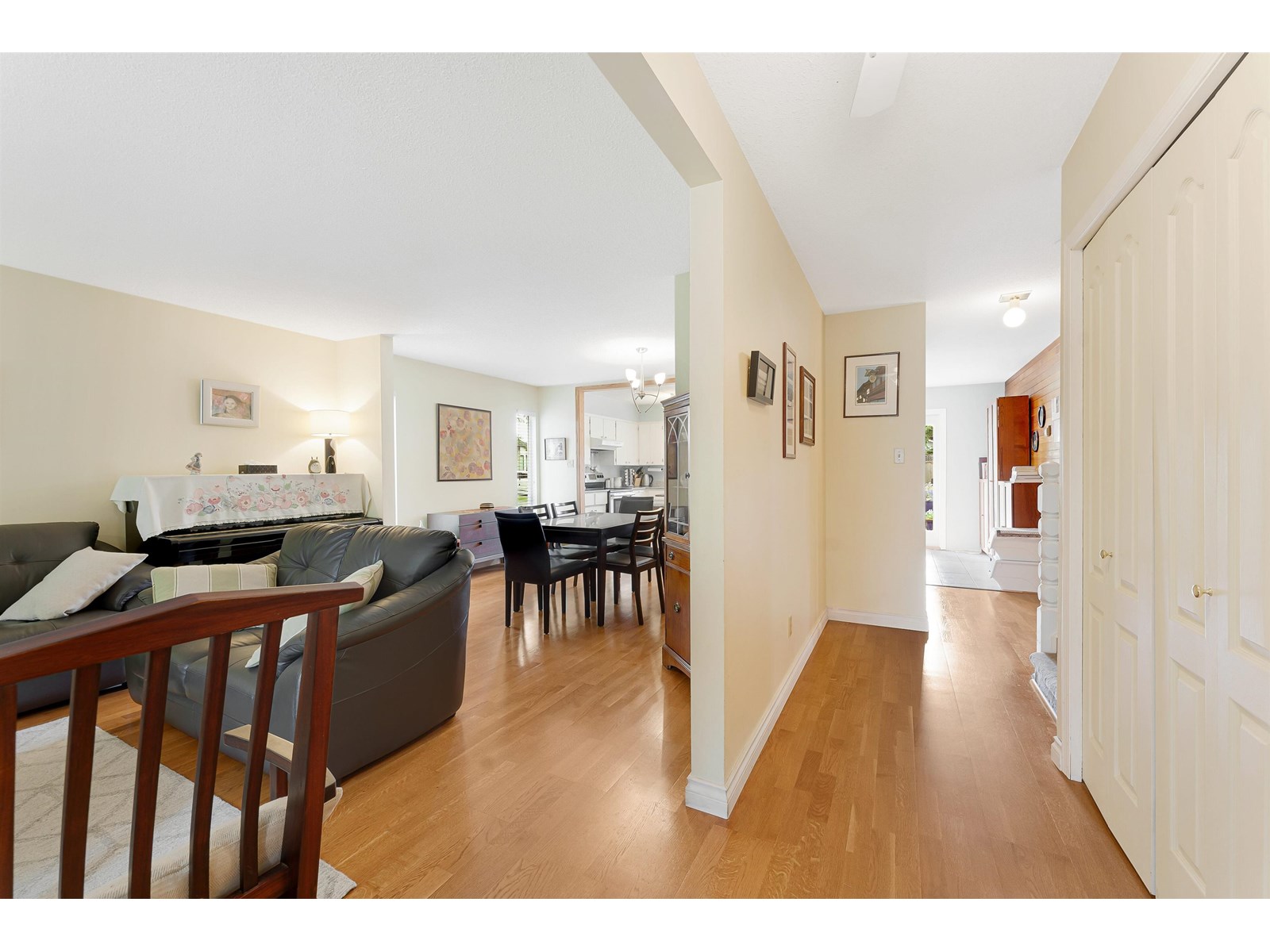 153 Street Unit 2215 #a, Surrey, BC V4A 4R4