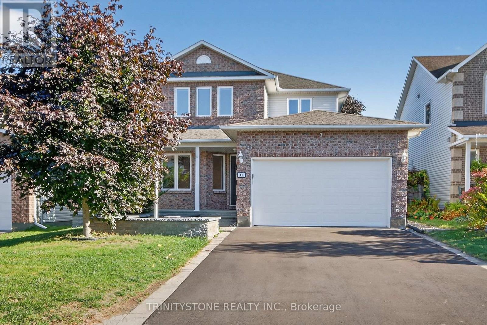 11 Whalings Cir, Ottawa, ON K2S 1S4