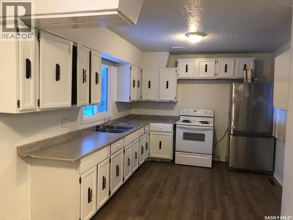 128 S Avenue S, Saskatoon, SK S7M 2Z6