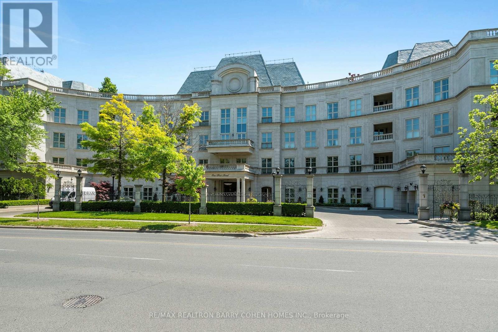 204 1 Post Rd, Toronto, ON M3B 3R4