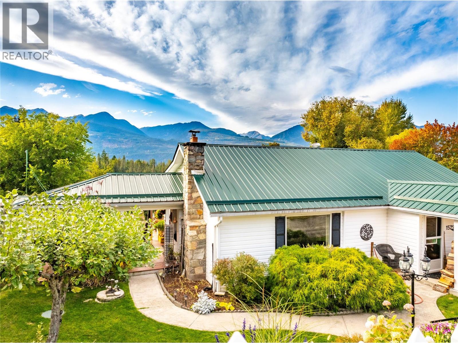 1529 Russel Ave, Riondel, BC V0B 2B0