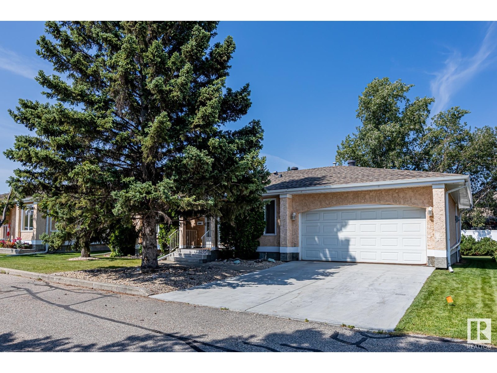 105 St Nw Unit 1126, Edmonton, AB T6J 6J6