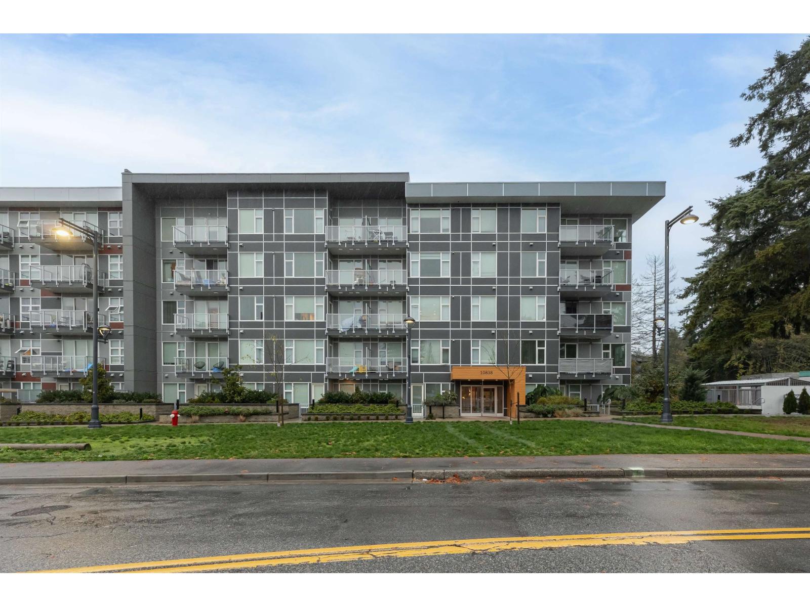10838 Whalley Boulevard Unit 406, Surrey, BC V3R 0G8