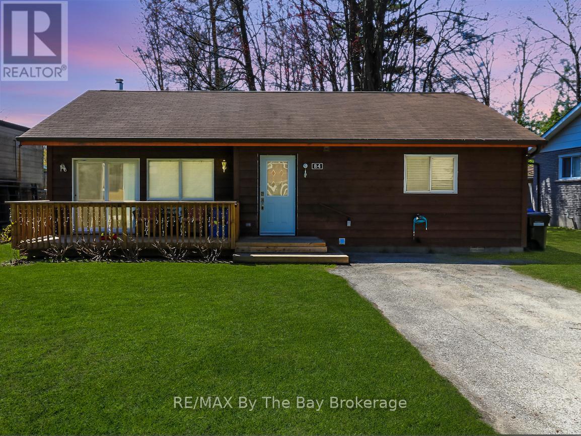 84 32nd Street North, Wasaga Beach, ON L9Z 2C4