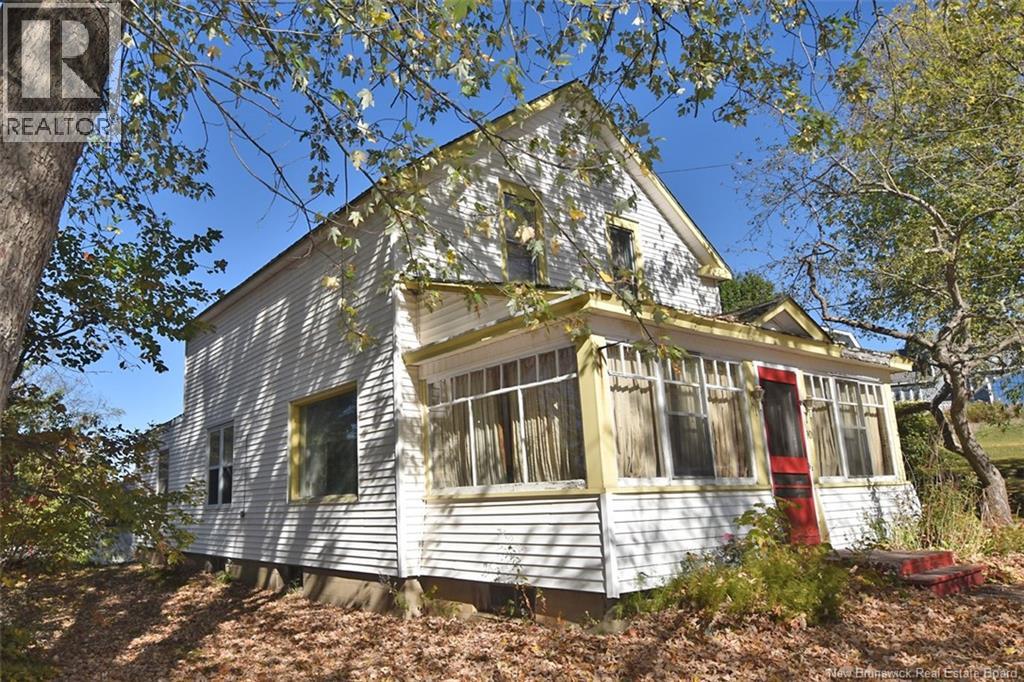 90 Kilburn St, Fredericton, NB E3A 1W7