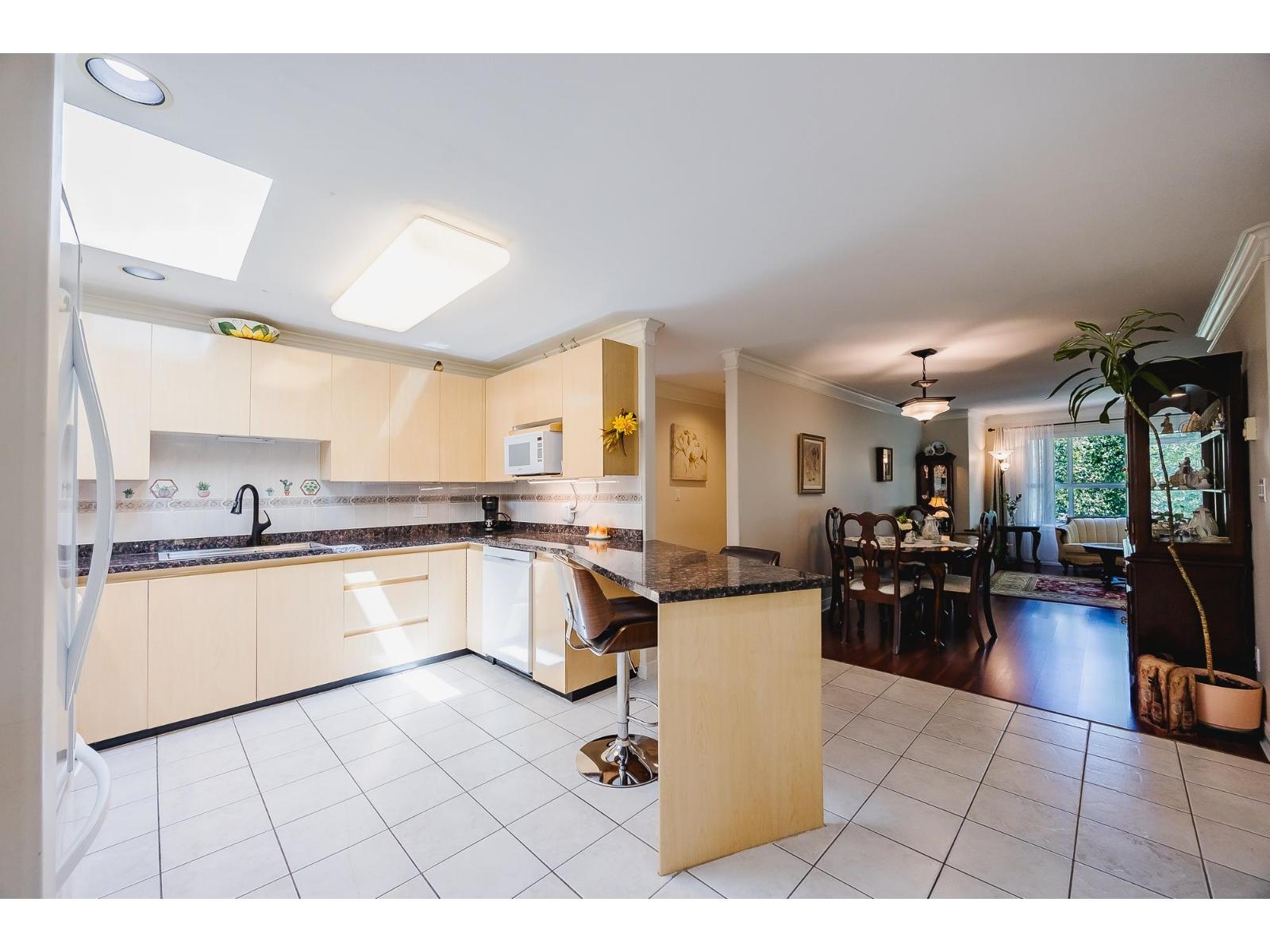 8115 121a Street Unit 407, Surrey, BC V3W 1J2