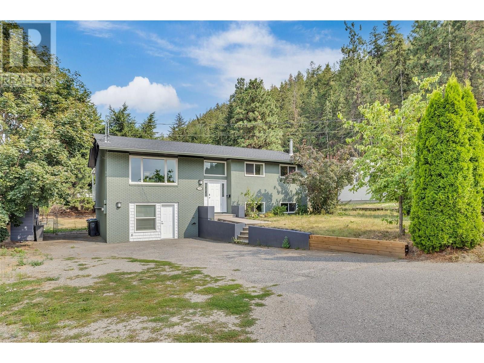 1301 Ponderosa Rd, West Kelowna, BC V1Z 1M8
