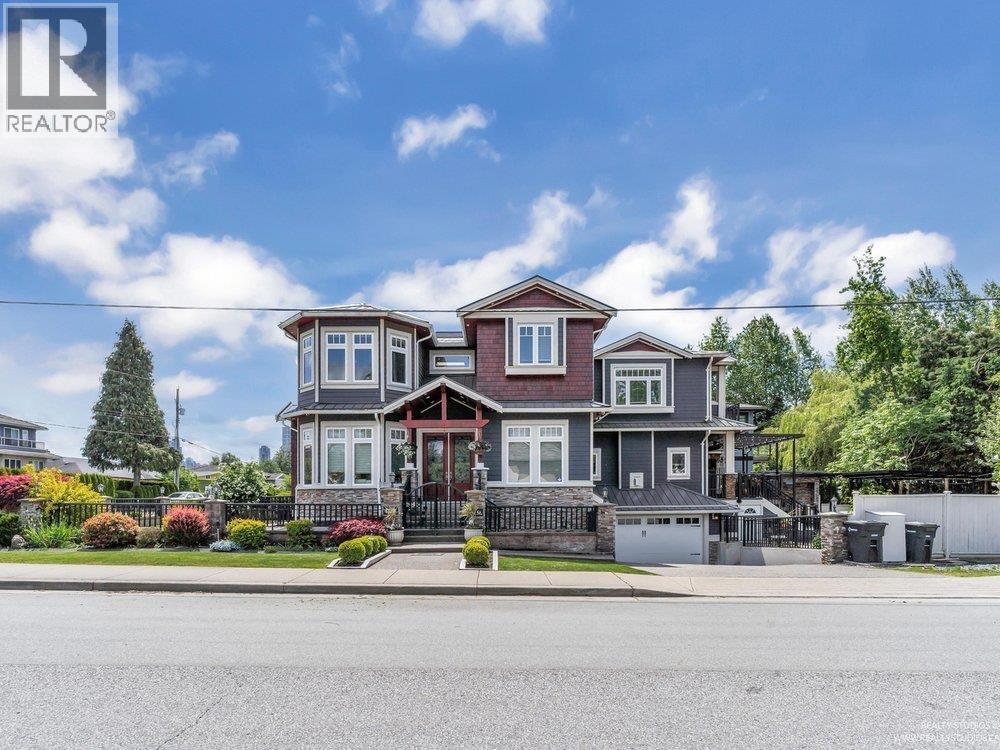 4188 Fir St, Burnaby, BC V5G 0B2