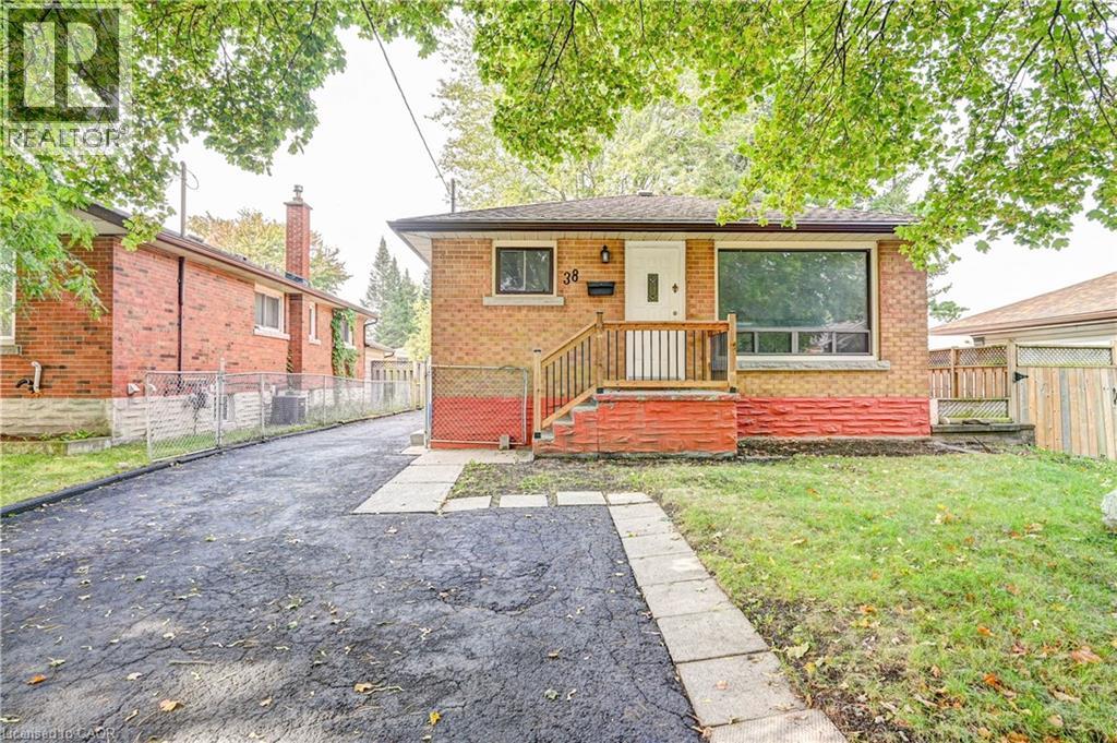 38 Broadview Ave, Cambridge, ON N1R 3V7