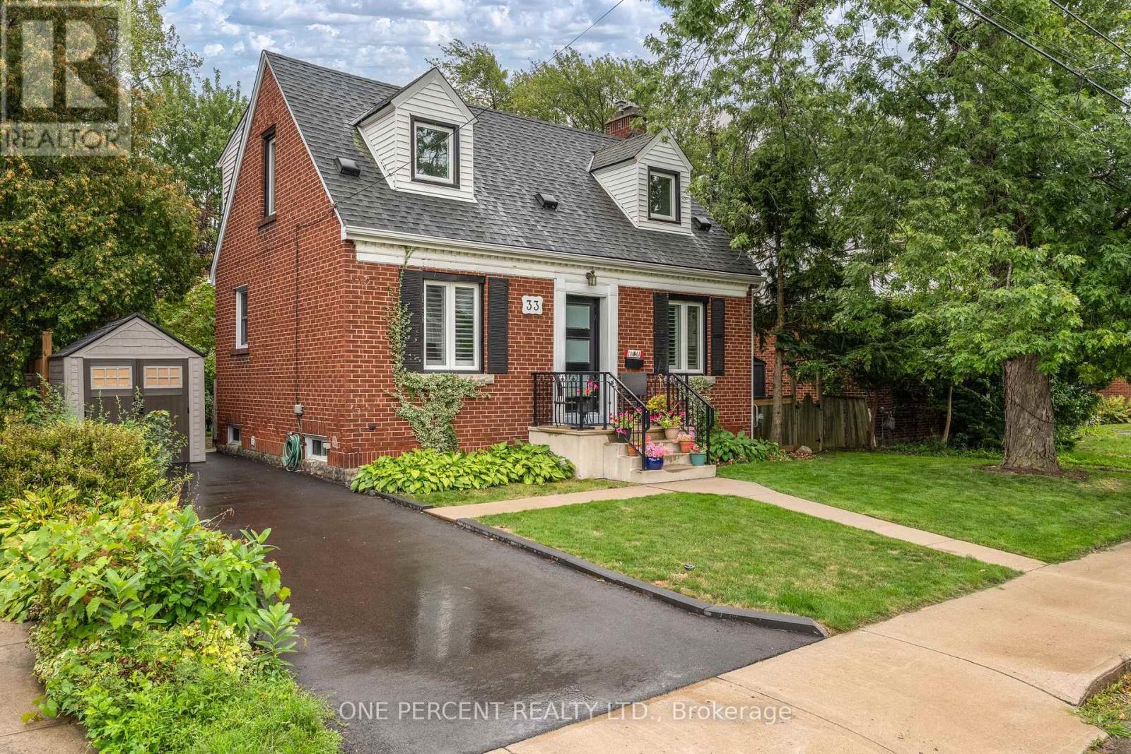 33 E 12th St, Hamilton, ON L9A 3X2