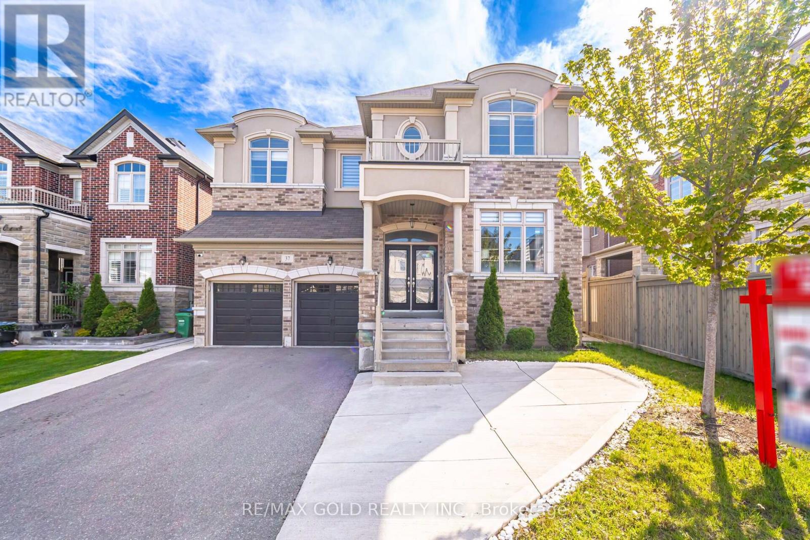 37 Observatory Cres, Brampton, ON L6P 4H9