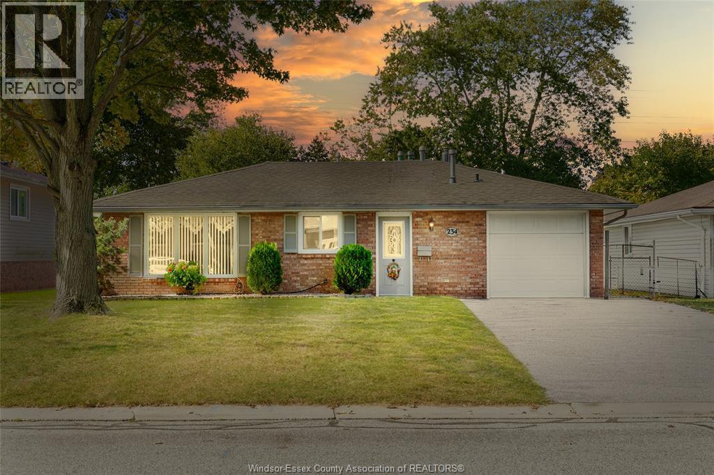 234 Owenwood Dr, Kingsville, ON N9Y 3L2