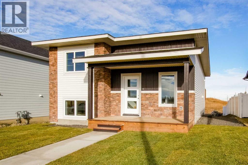 6 Metcalf Way, Lacombe, AB T4L 0J8