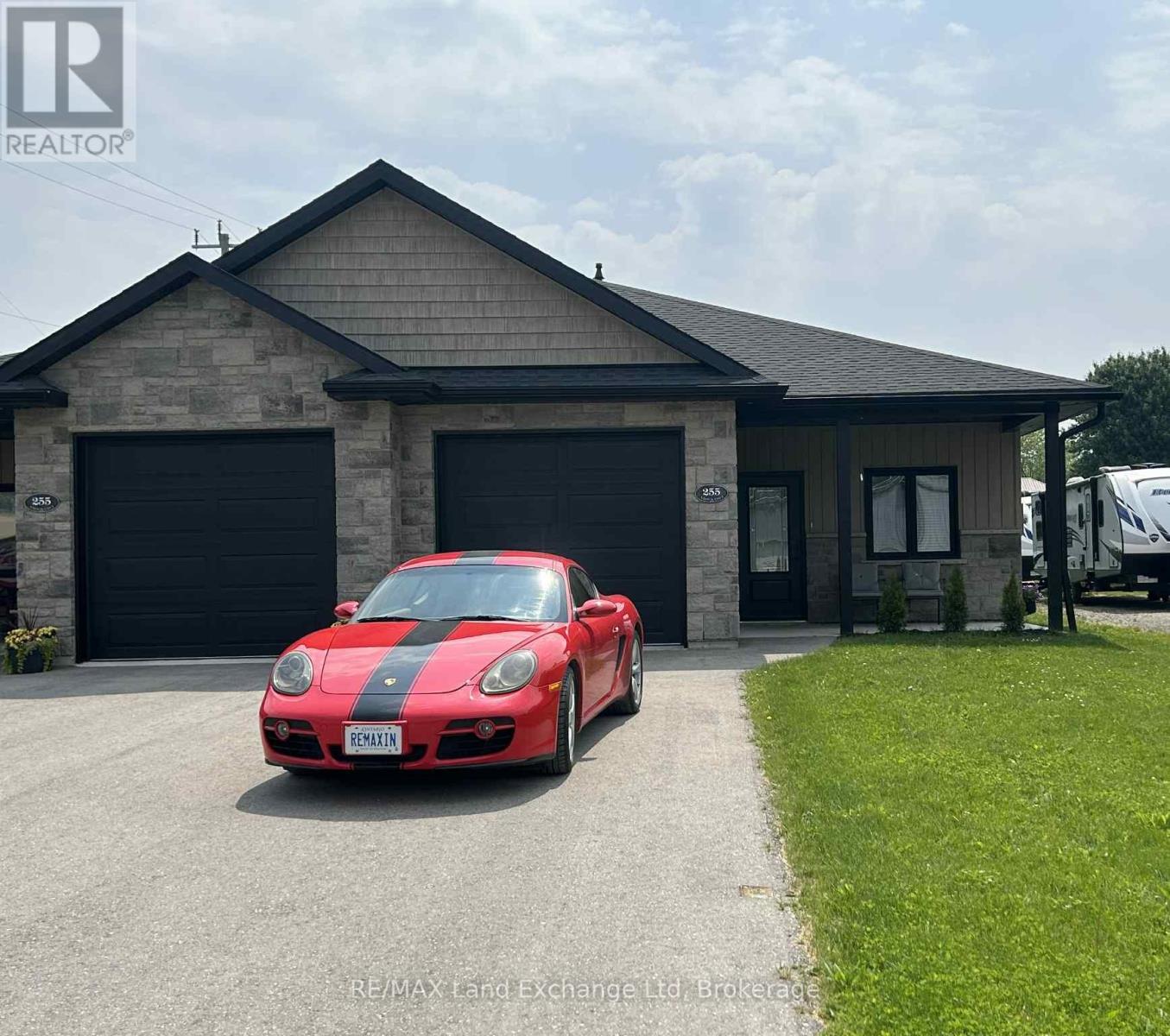 255 Albert St, Huron East, ON N0G 1H0