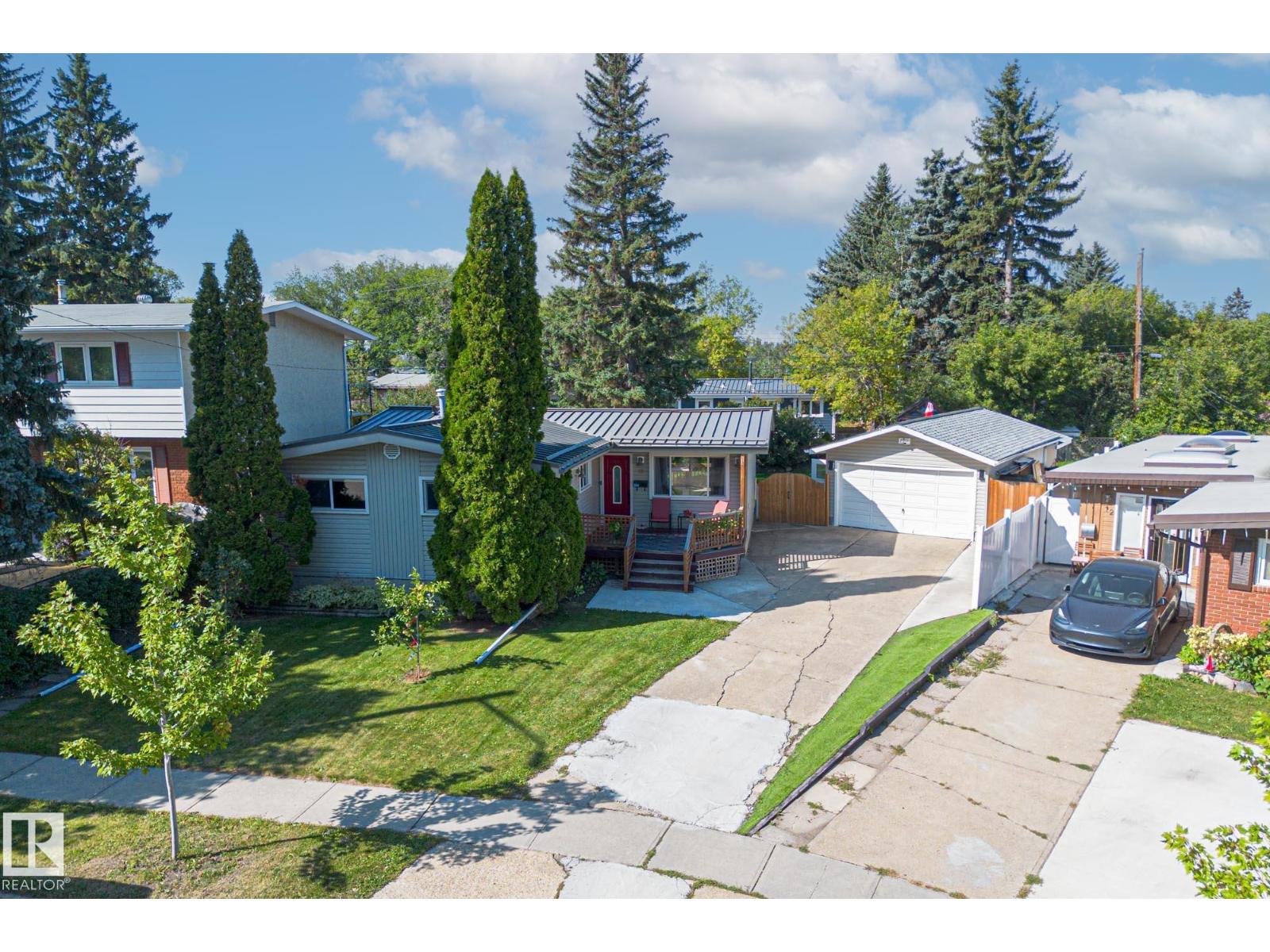 13 Grantham Pl, St. Albert, AB T8N 0W8