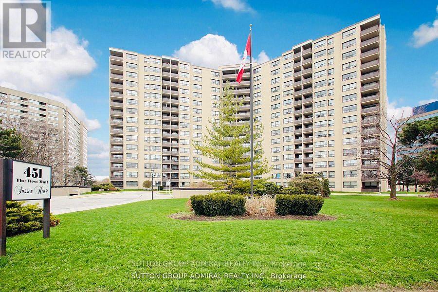 908 451 The West Mall, Toronto, ON M9C 1G1