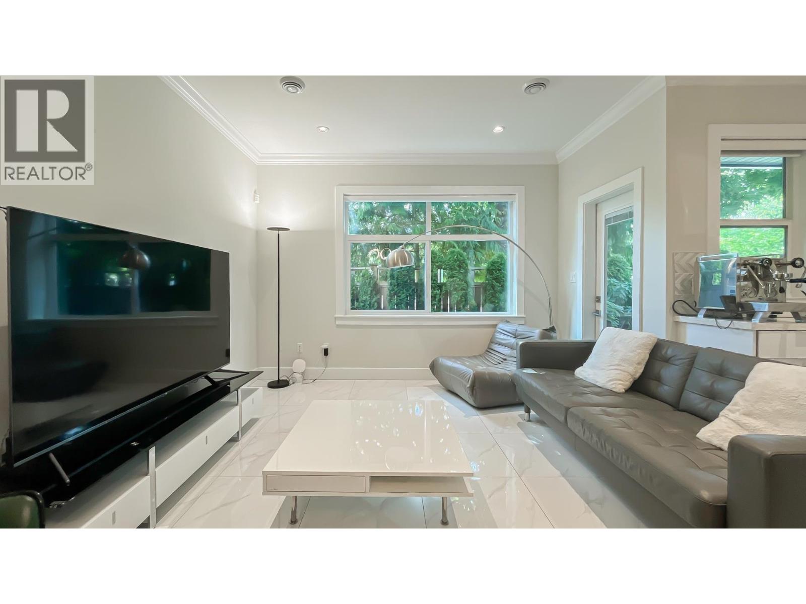 6571 No 4 Road Unit 101, Richmond, BC V6Y 2T2