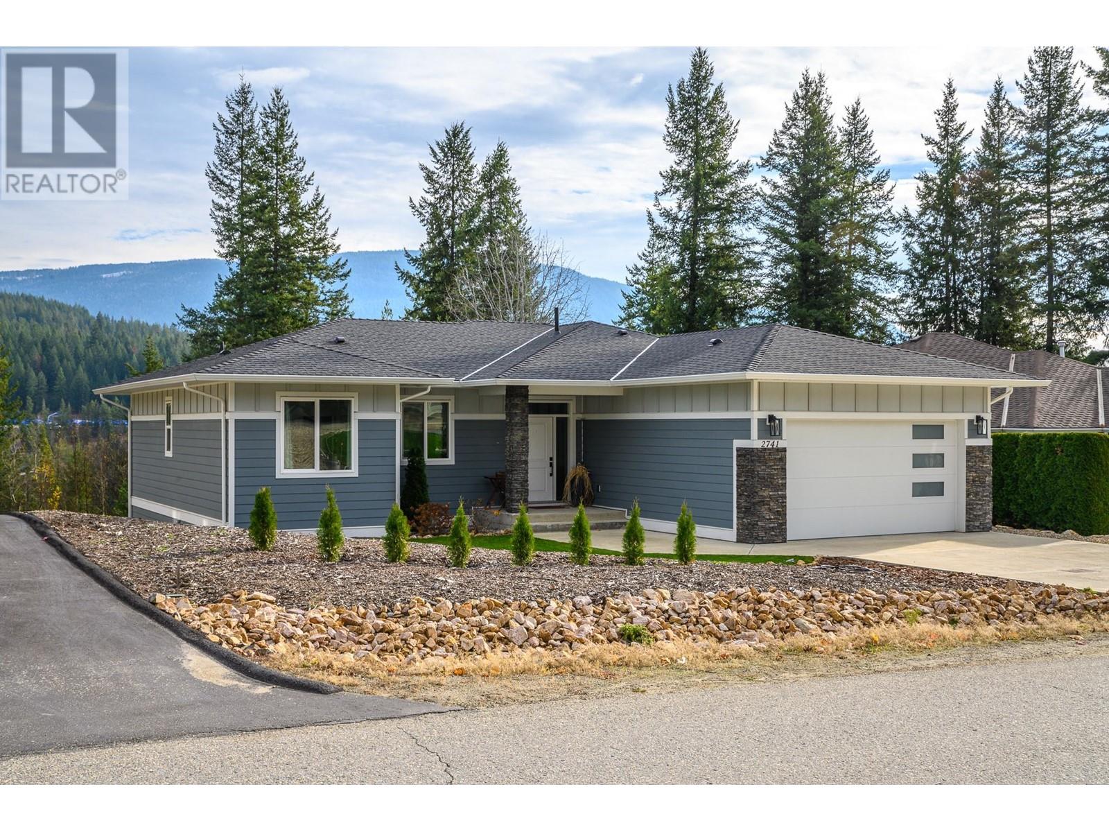 2741 Golf Course Dr, Blind Bay, BC V0E 1H2