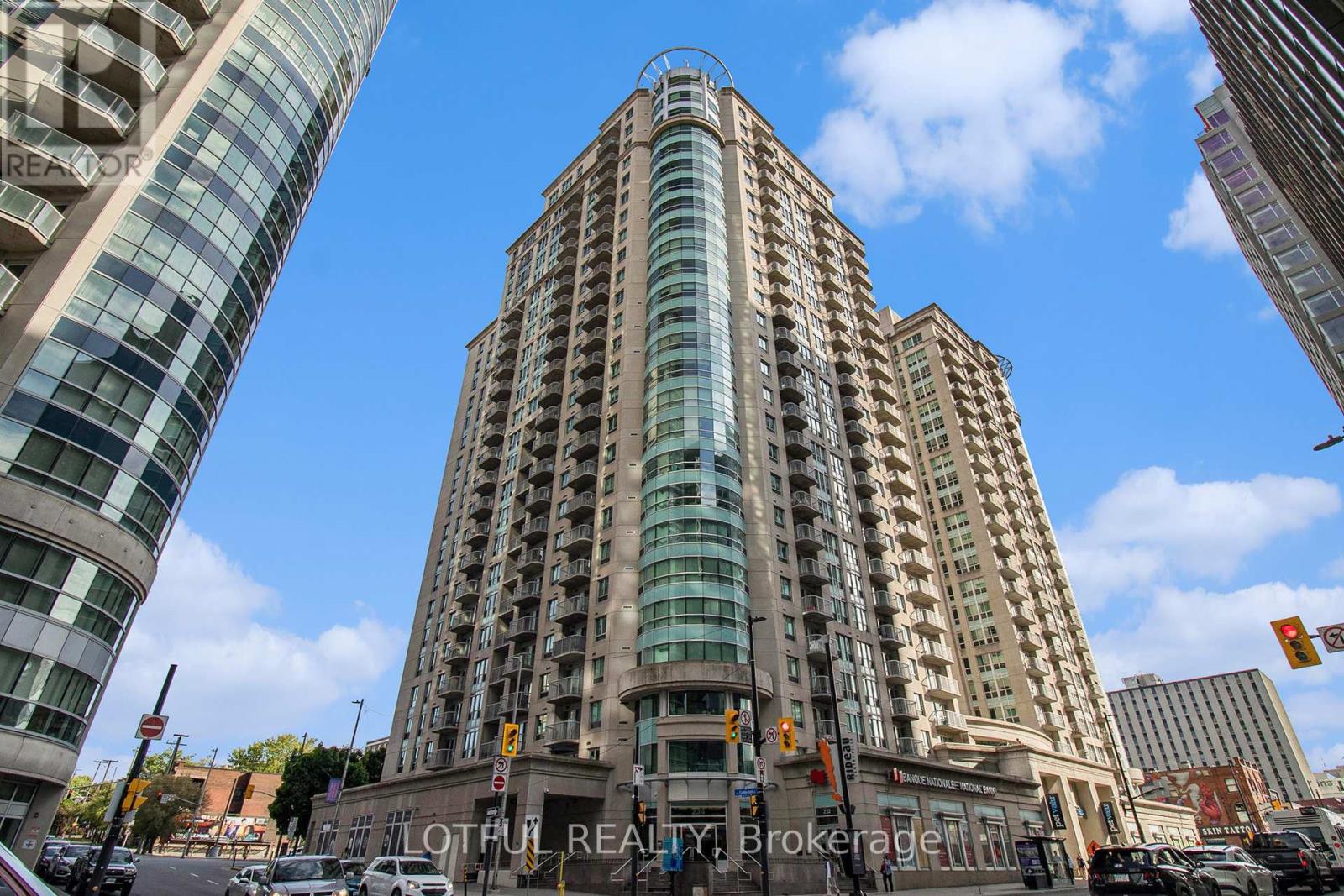 1703 234 Rideau St, Ottawa, ON K1N 0A9