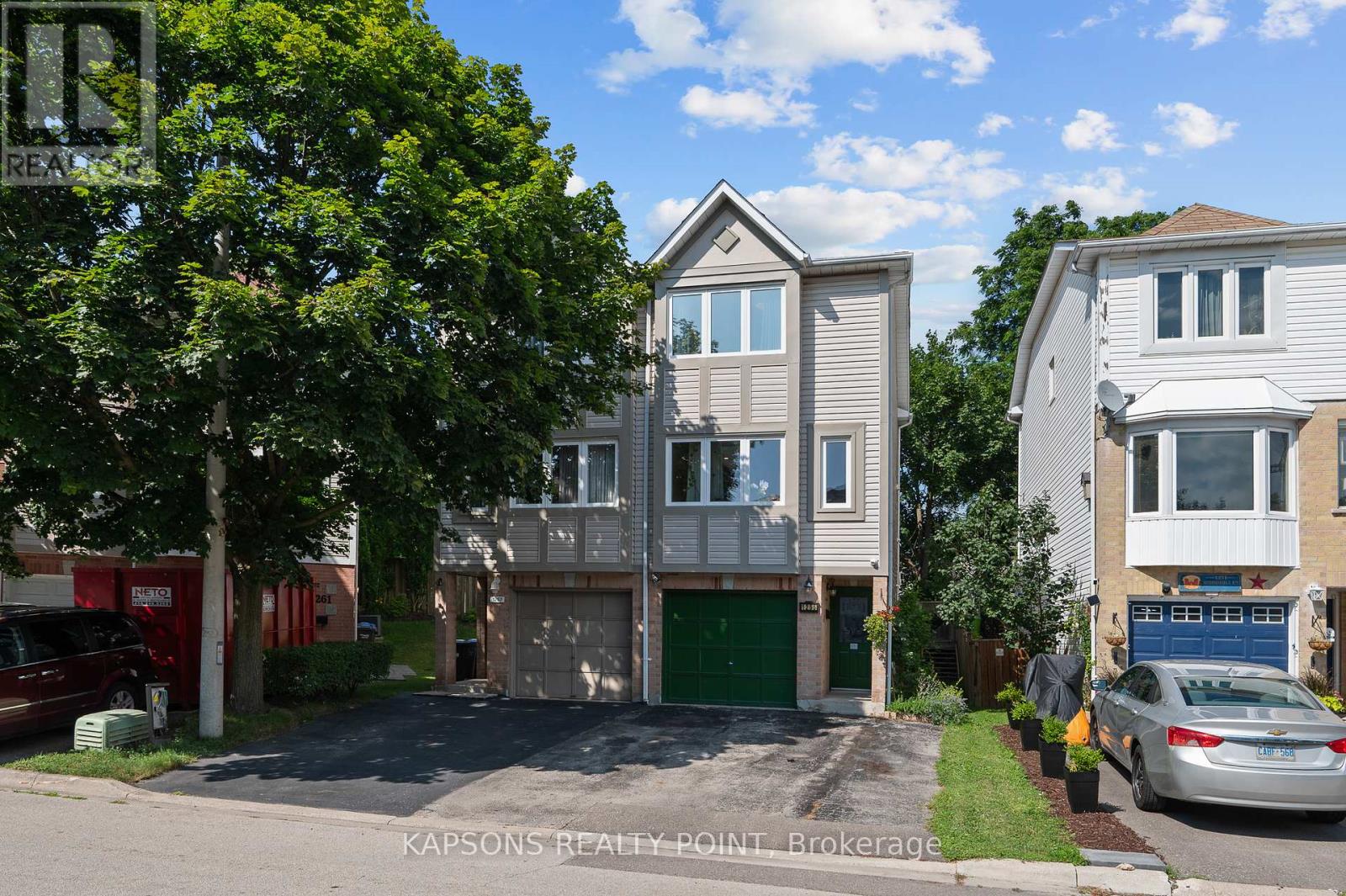 1255 Woodhill Ct, Mississauga, ON L5E 3H2