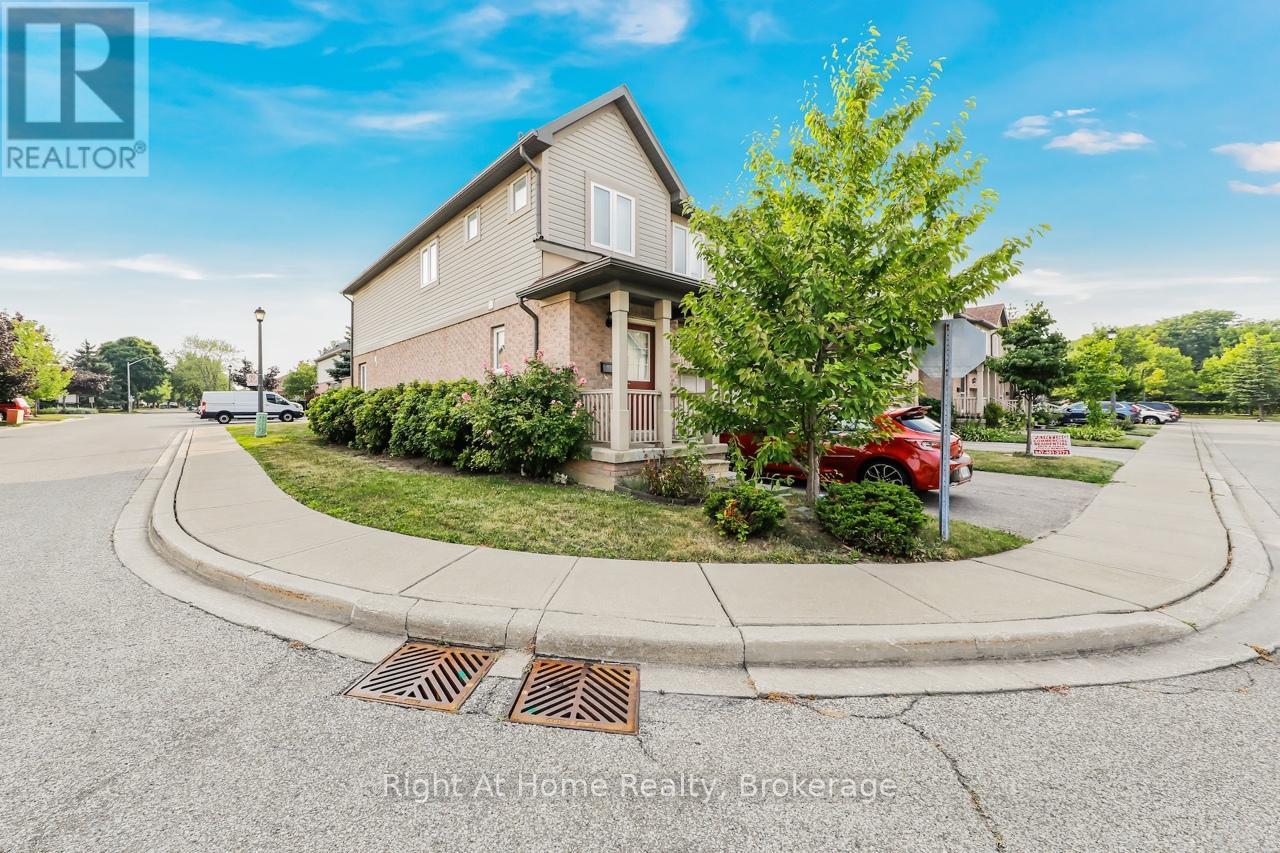 48 5255 Guildwood Way, Mississauga, ON L5R 3J5