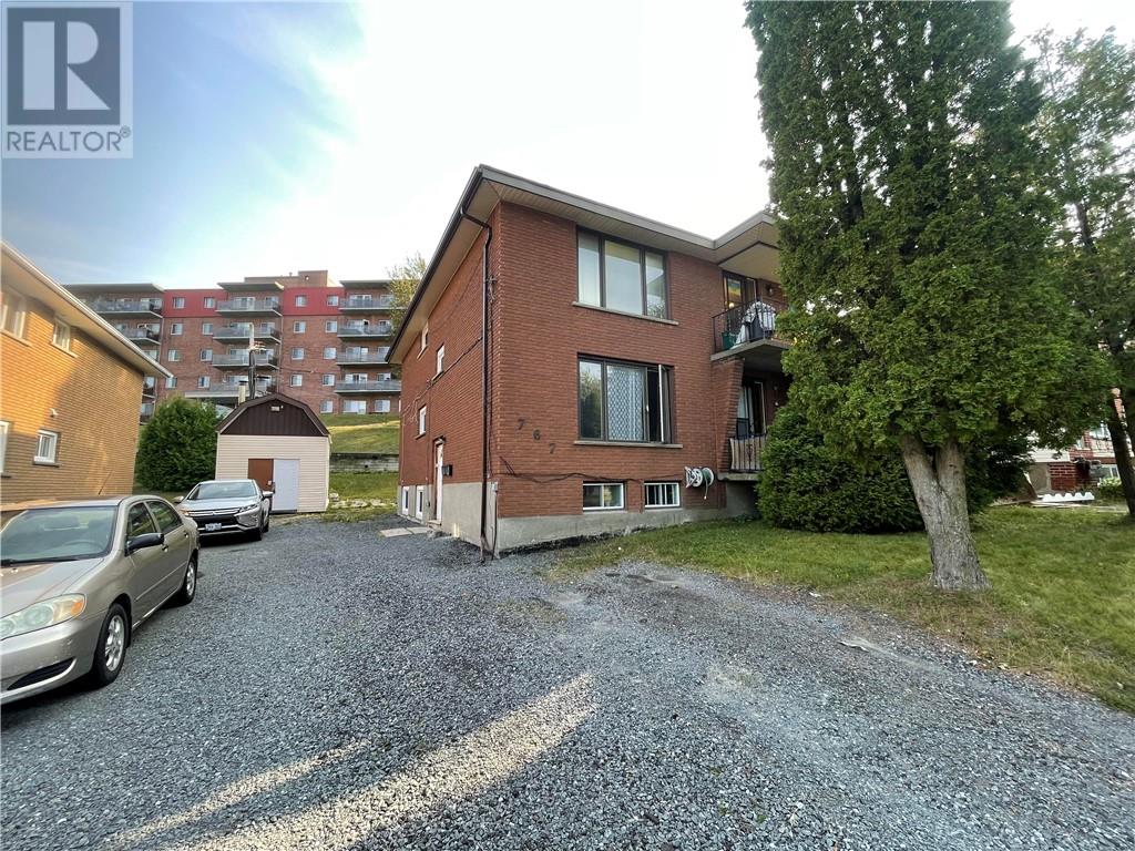 767 Burton St, Sudbury, ON P3C 4L4
